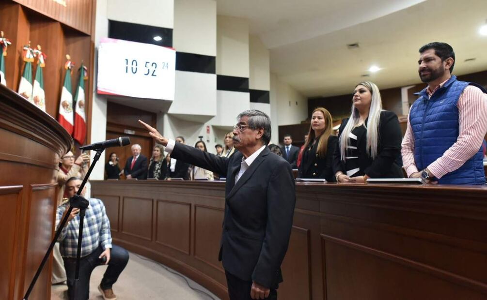 Óscar Loza Ochoa durante toma de protesta como ombudsman de Sinaloa (31/01/2025). Foto: Oficial