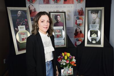 Lafourcade presenta nuevo disco; “votar, nuestro deber”, dice