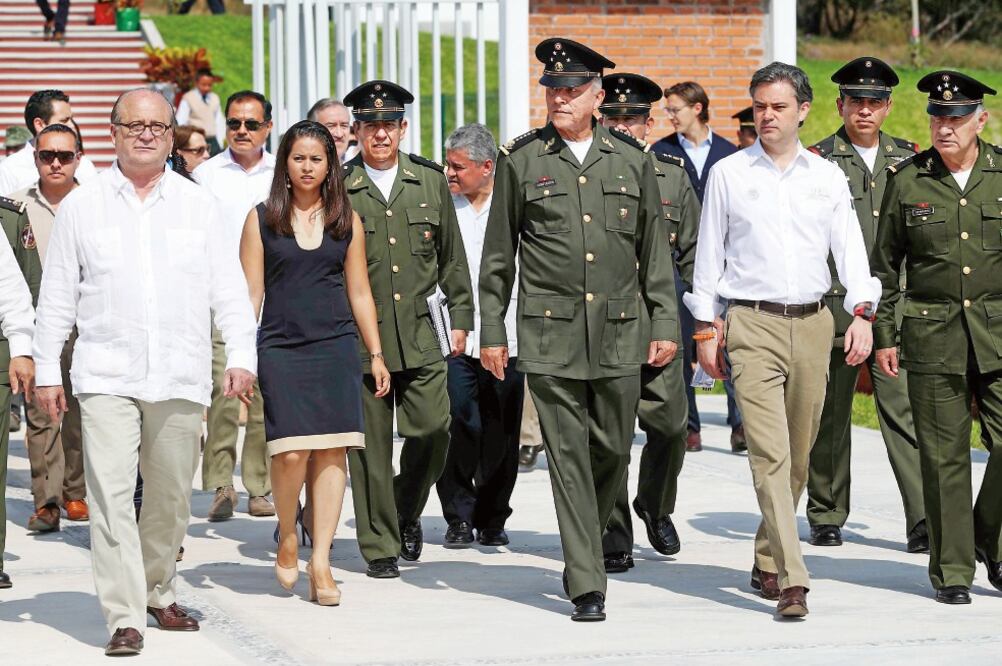 Los secretarios de Educación y de la Defensa Nacional inauguraron un plantel escolar en el Campo Militar 24-C, en Jojutla, Morelos (ARCHIVO EL UNIVERSAL)