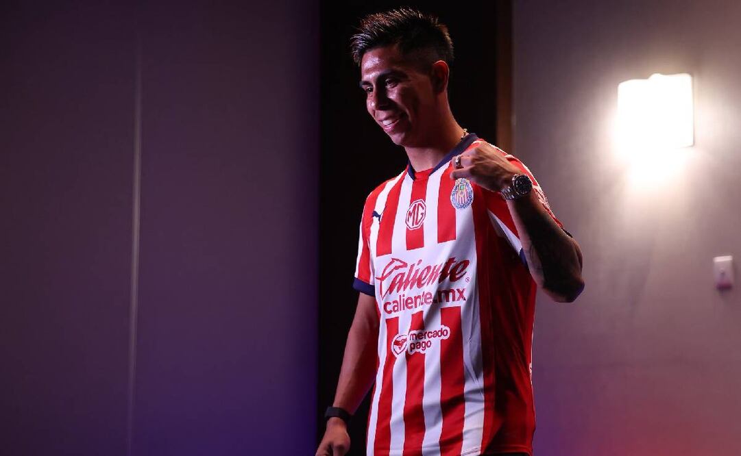 ¿Quién es el nuevo '10' de Chivas para el Apertura 2025? / Foto: Especial