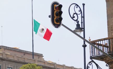 CDMX acuerda izamientos a media asta por muertes a causa de Covid-19