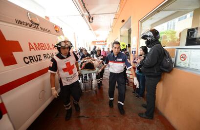 Mueren policía y maestro en accidente carretero en NL
