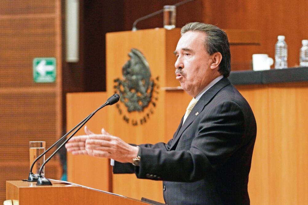 Emilio Gamboa Patrón, coordinador del PRI en el Senado, afirma que su bancada dará respaldo a las políticas públicas del Presidente (ARCHIVO EL UNIVERSAL)