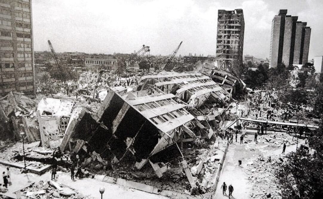 Tlatelolco fue una de las zonas con más daños tras el temblor de 1985. La mayoría de sus edificios tuvieron secuelas tras el movimiento telúrico, sin mencionar el derrumbe del inmueble Nuevo León. Cientos de vecinos quedaron sin hogar por varios meses. Foto: Archivo EL UNIVERSAL.