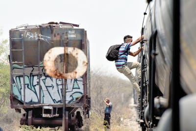 INM firma acuerdo con empresas ferroviarias para "disuadir" a migrantes a no usar tren