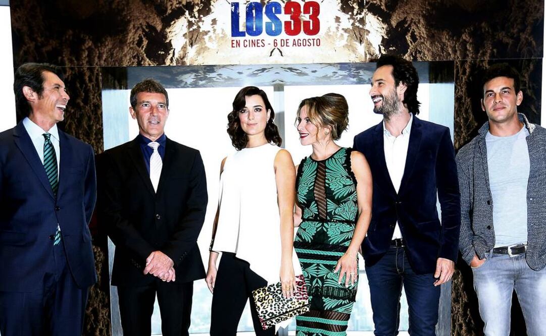 (i-d) Lou Diamond Phillips, Antonio Banderas, Cote de Pablo, Kate del Castillo, Rodrigo Santoro y Mario Casas acudieron al estreno Foto:EFE