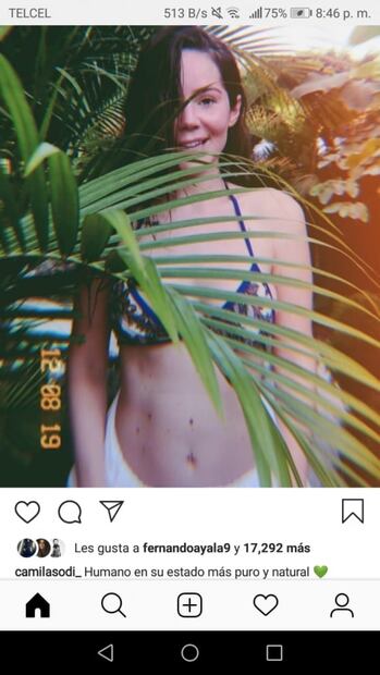 Camila Sodi posa relajada y al natural