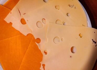 Esto es lo que pasa si comes imitación de queso amarillo diario