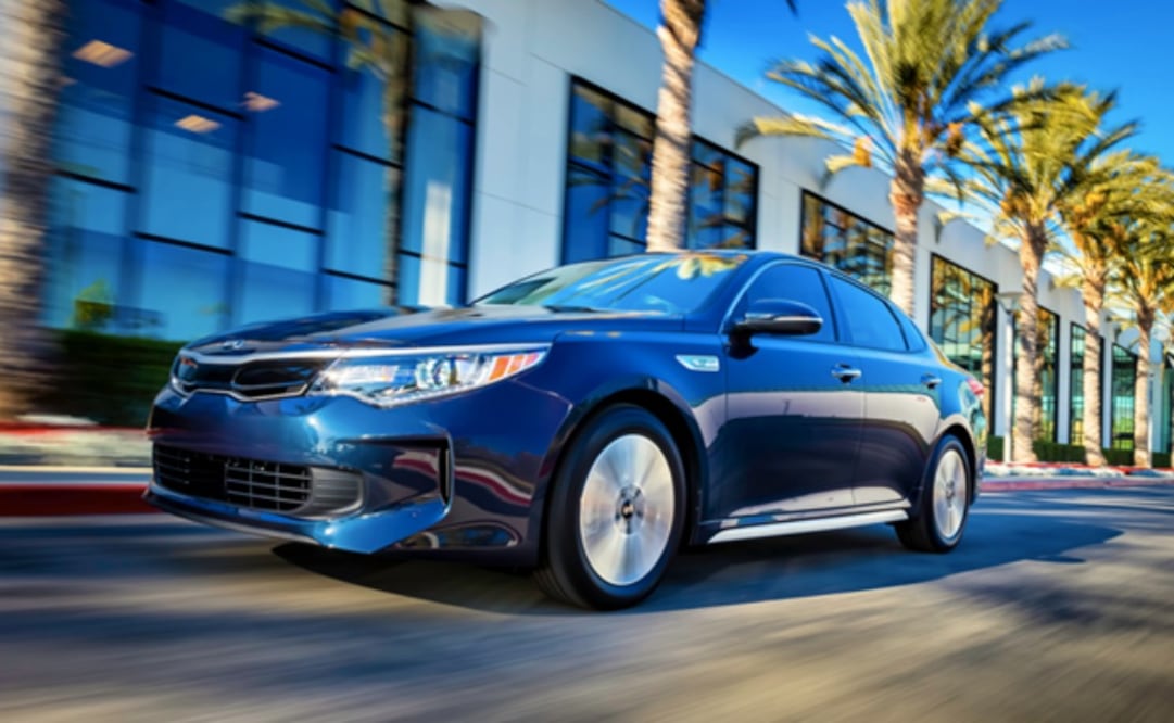 KIA Motors presenta dos nuevas versiones de su Optima Híbrido