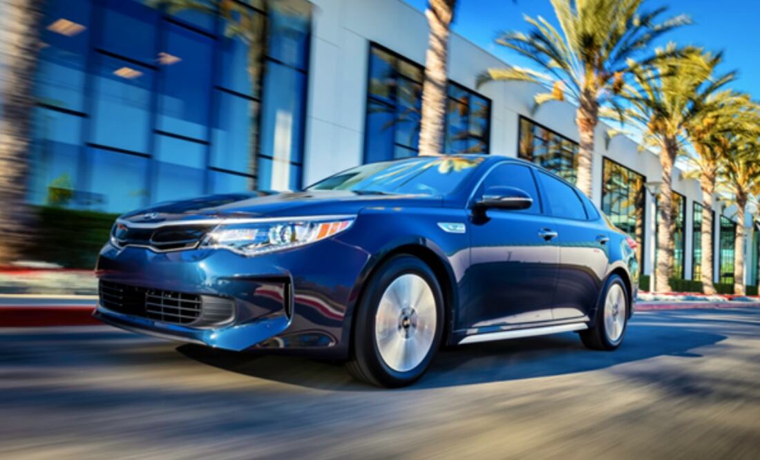 KIA Motors presenta dos nuevas versiones de su Optima Híbrido