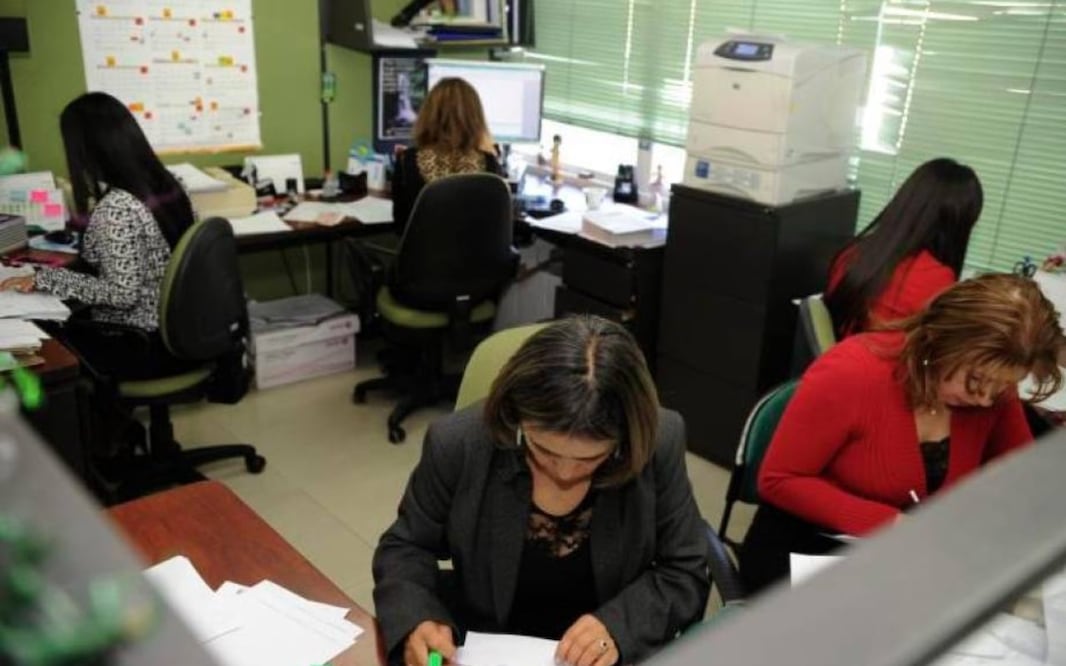 En 178 países continúan con barreras legales que impiden a las mujeres participar plenamente en la economía Foto: Especial