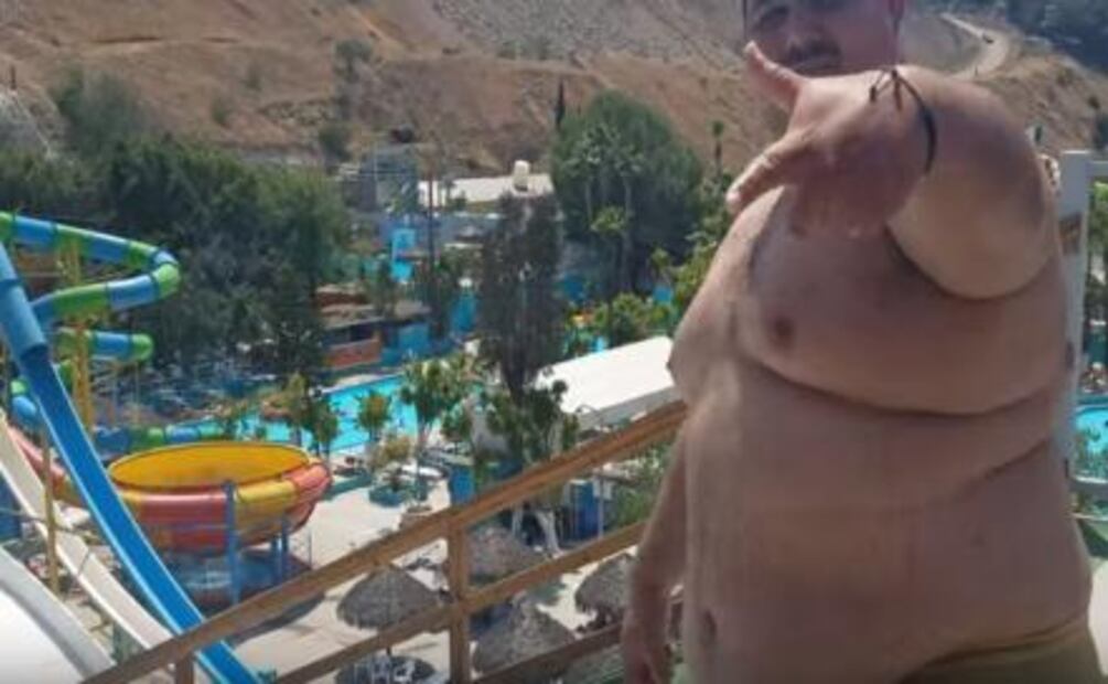 Un tobogán lo hizo famoso, pero su obesidad lo pone en riesgo