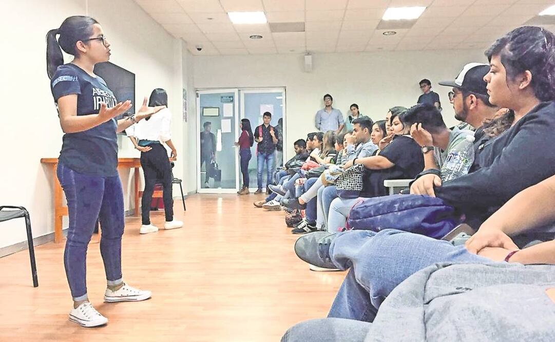 Andrea Guerrero, de 21 años, preside el comité local de la plataforma global AIESEC para formar jóvenes líderes (XÓCHITL ÁLVAREZ. EL UNIVERSAL)