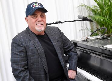 Billy Joel sorprende al tocar piano desechado en plena calle de NY