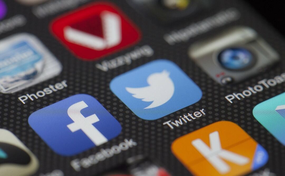 Las plataformas digitales están siendo cuestionadas sobre su poder de información. Imagen Pixabay 