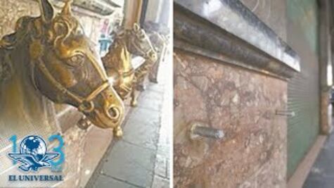 Roban caballos de bronce de tienda La Palestina