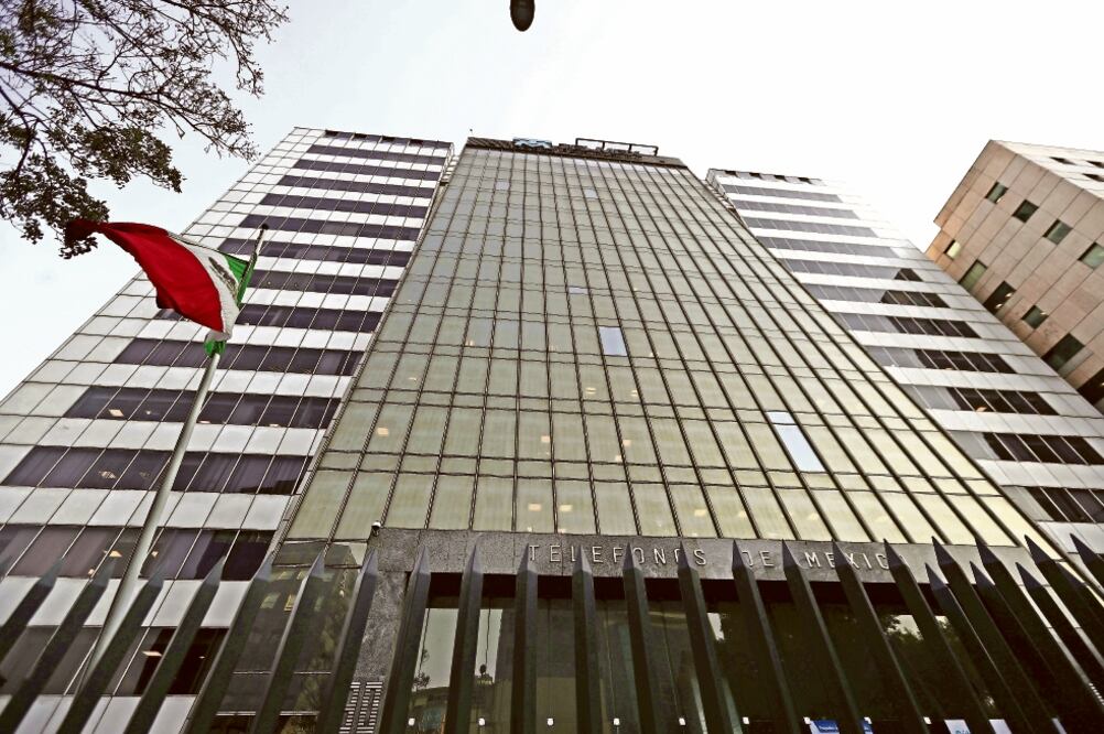 En marzo pasado, el IFT ordenó a Telmex dividir la empresa en dos: una dedicada a usuarios finales y otra a servicios mayoristas (ARCHIVO EL UNIVERSAL)