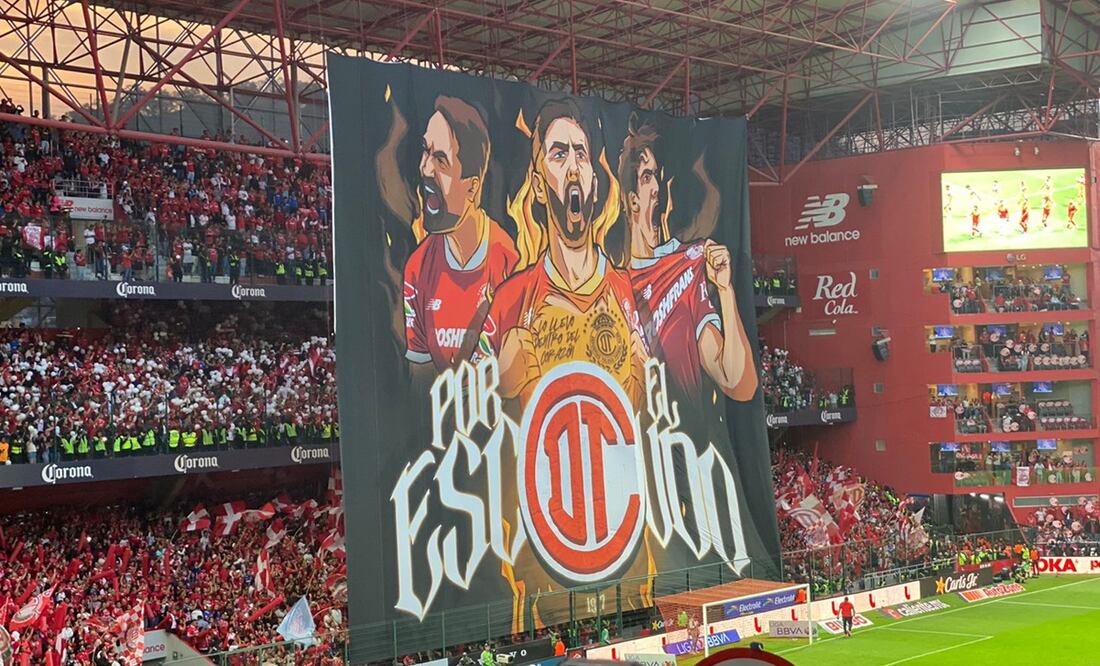 La afición de Toluca montó una gran bienvenida para su equipo | FOTO: Nicolás Schiller / EL UNIVERSAL