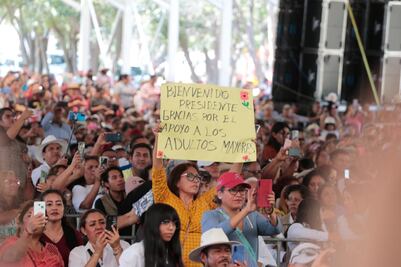 Quiere AMLO que pensión del Bienestar para adultos mayores sea mensual