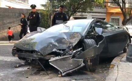 Tras choque, abandonan Lamborghini en la Roma