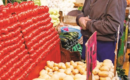 Jitomate y vacaciones disparan inflación