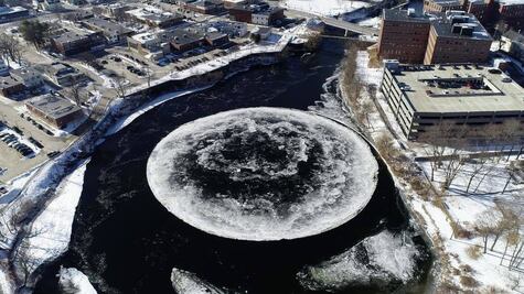 El enorme disco de hielo giratorio que se formó en río de EU y que fascina al mundo