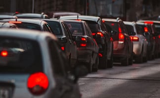 Hasta 20 mil muertes al año por contaminación vial: expertos; advierten sobre efectos del tráfico en Día Mundial de la Salud