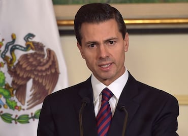 Peña Nieto llega a hospital para visitar a lesionados en Tultepec