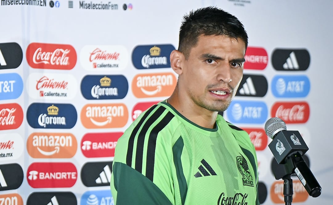 Guillermo Martínez atiende a los medios de comunicación en el CAR. FOTO: IMAGO7