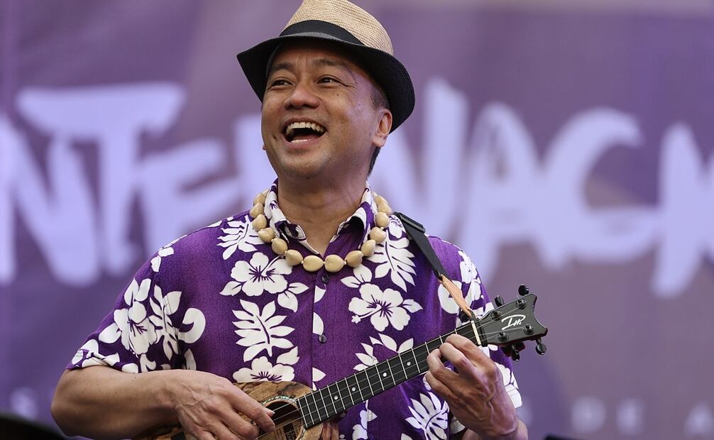Daniel Ho músico hawaiano multi instrumentista especializado en Ukulele en concierto en la Ex Hacienda de San Gabriel. Fotos: Berenice Fregoso/ El Universal.