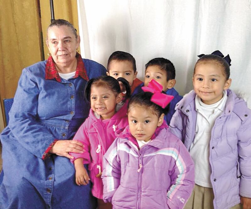 Elma Fonseca fundó la Casa Hogar Ministerios de Amor y Misericordia (Mami), donde hoy convive con casi 100 niños y jóvenes.  Fotos: Cortesía: Juan Carlos Flores