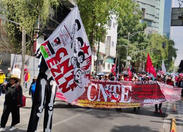 FOTOS: Maestros vuelven a marchar en la CDMX; colapsan vialidades del Centro Histórico