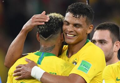 El gol de Thiago Silva que amarró el liderato de Brasil