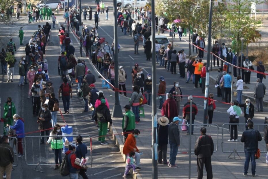 Historias de nota roja, vacunación y creatividad en medio de la crisis, entre las fotos de la semana