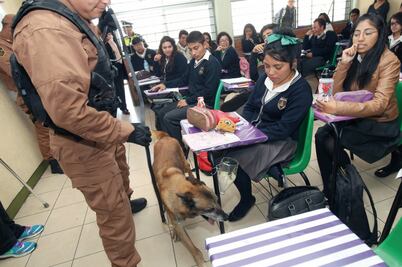 Revisan mochilas en 54 escuelas