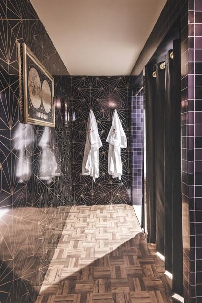 Pasa una noche en la Monster Suite inspirada en la expo de Guillermo del Toro