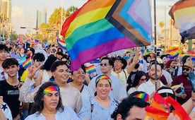 Marcha del Orgullo LGBTQ+ reúne a cientos de personas en Hermosillo; piden construir una sociedad más empática 