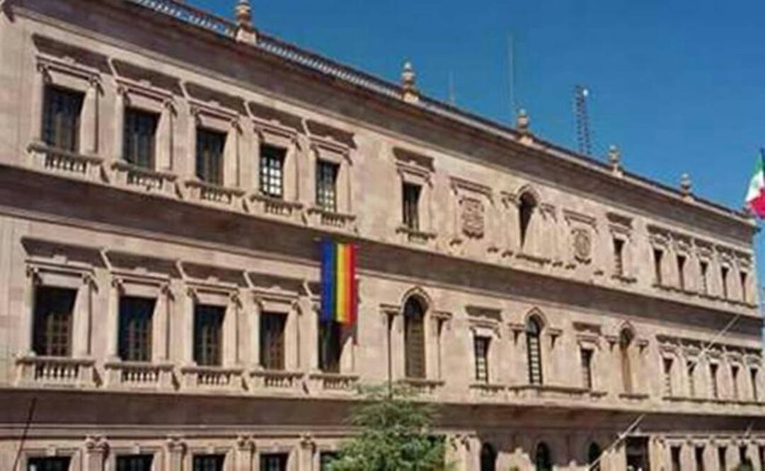 The flag will also be displayed in public offices from the state of Coahuila, as informed by president of LBGTTTI civil association San Aelredo A.C., Noé Ruiz Malacara- Photo: Hilda Fernández / EL UNIVERSAL