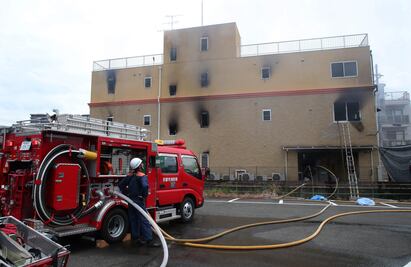 Deja al menos 23 muertos incendio en estudios Kyoto, en Japón