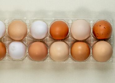 Crisis de huevo en EU: precio rompe récord y docena supera los 100 pesos; es el costo más alto desde 2015