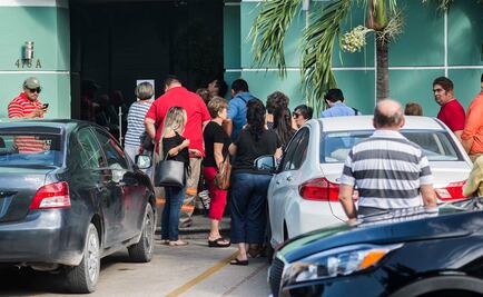 Largas filas para retirar pertenencias de cajas de seguridad en Mérida
