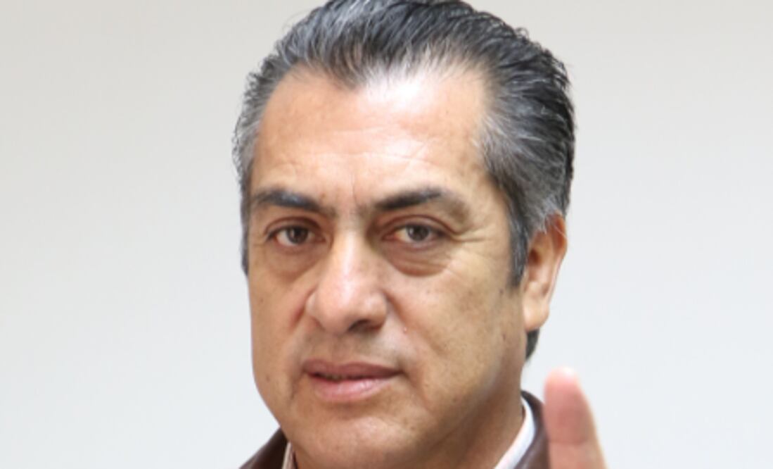 La luna de miel de El Bronco y MC