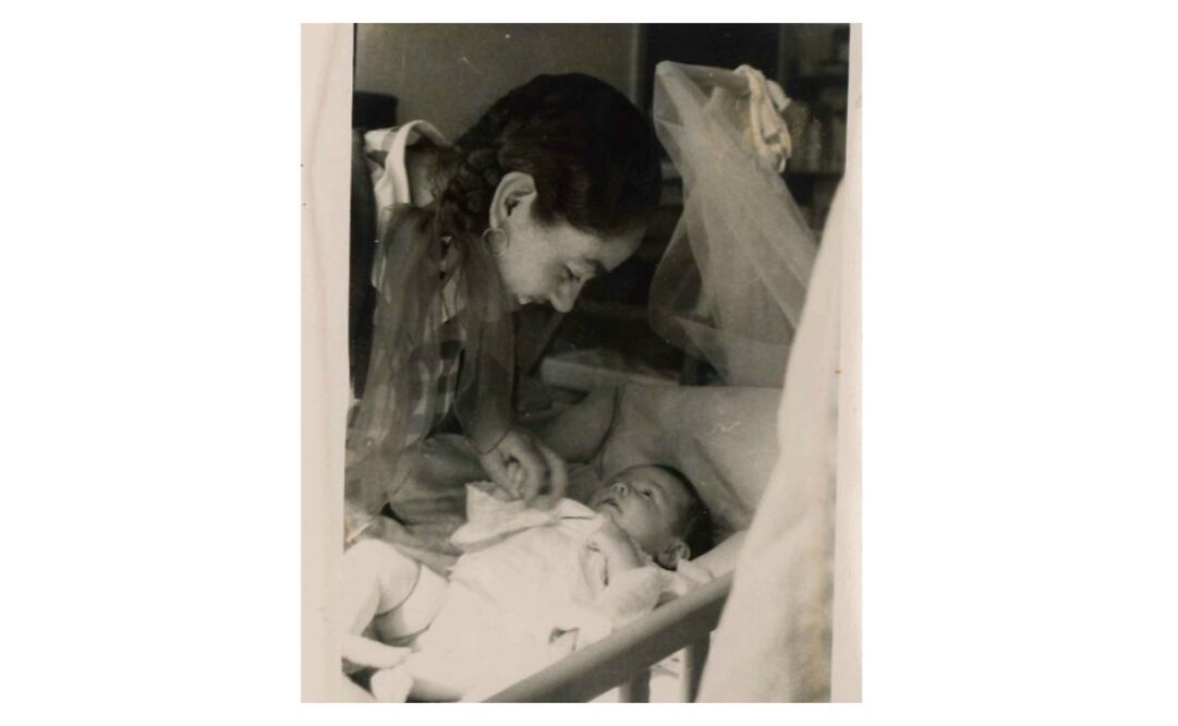 El ex presidente recordó a su madre, Carmen Hinojosa, en esta fotografía publicada vía Twitter el 10 de mayo de 2016. Foto: @FelipeCalderon