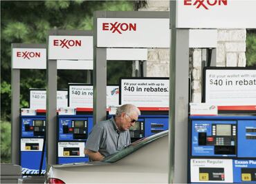 Exxon Mobil sale del índice bursátil Dow Jones tras fuerte caída en sus acciones