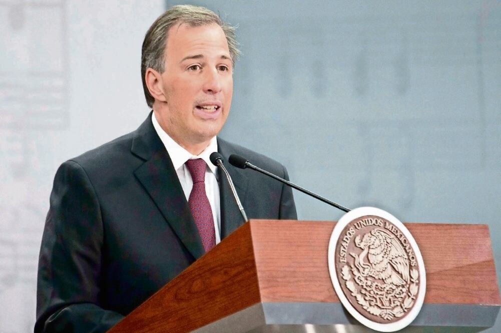El secretario de Hacienda, José Antonio Meade, estima que la iniciativa de de agencias aduanales se presentará en el próximo periodo ordinario (ARCHIVO EL UNIVERSAL)