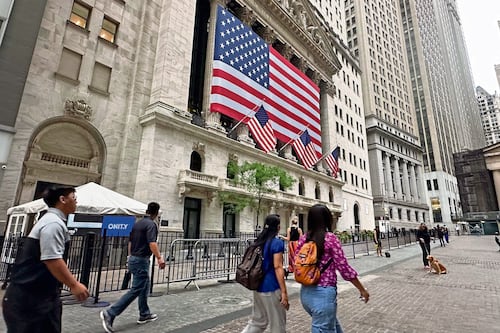 Casa Blanca reacciona a subida de tasas de interés de la Fed; la considera una decisión "desafortunada"