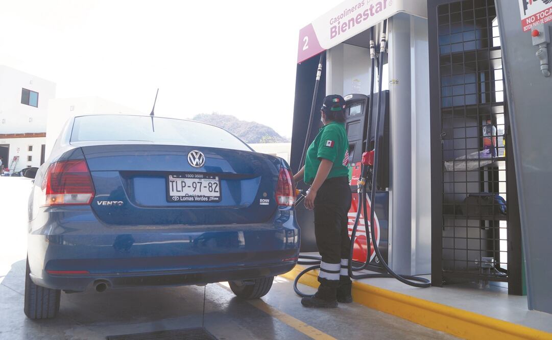 De acuerdo con el SAT, el contraban- do de combustibles equivale a 27% de las ventas legítimas. Foto: ARCHIVO/ EL UNIVERSAL