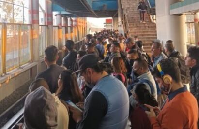 Reportan retrasos de hasta 15 minutos en la Línea B del Metro CDMX 