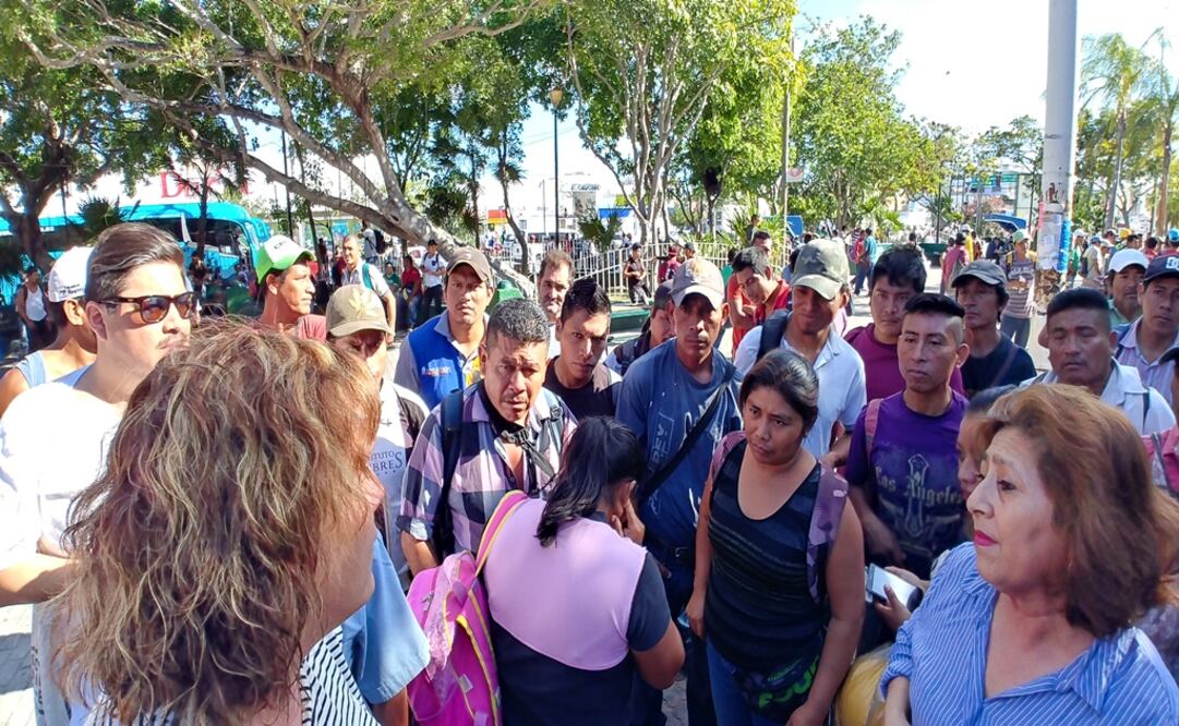 Pioneros de la ciudad y ciudadanos de Cancún protestaron en el Parque de El Crucero. Foto: Adriana Varillas