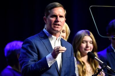 Andy Beshear, del partido Demócrata, es reelegido como gobernador de Kentucky
